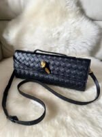 Borsa London - Lisa Ferrari