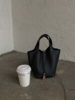 Borsa Lisbona - Lisa Ferrari - immagine 9